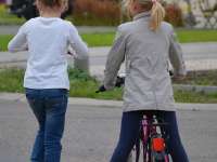 Gyermekkerékpárok és rollerek: negyedük nem biztonságos
